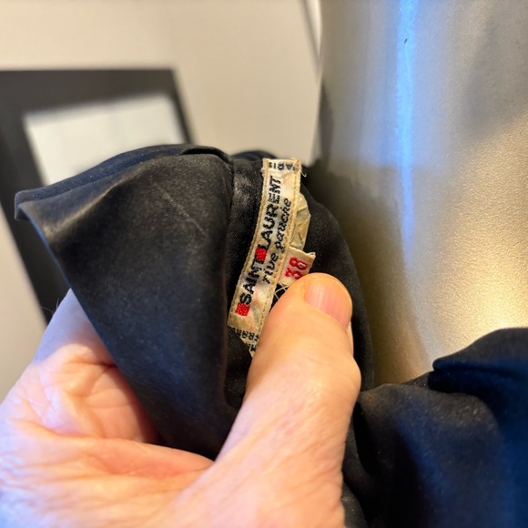 VTG YVES SAINT LAURENT Womens BLACK Long Sleeve Frill SILK CHARMEUSE Blouse Sz S - Picture 7 of 8